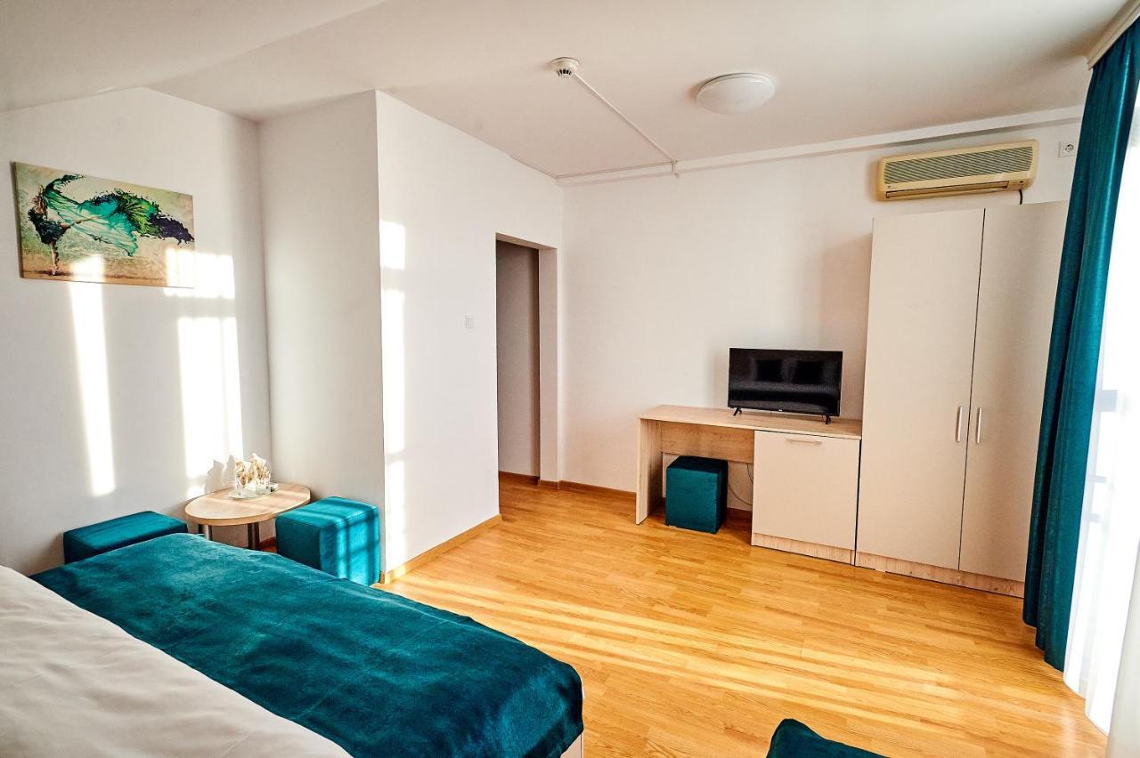 Hotel Roxy & Maryo Западен Ефорие Екстериор снимка